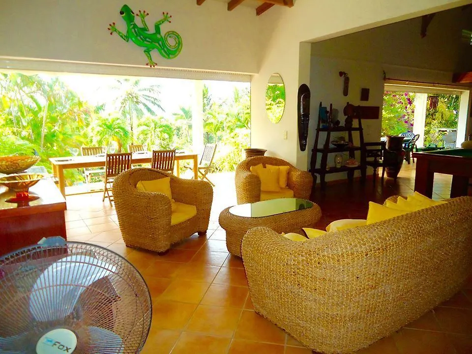 Villa Les Tililis - Belle Villa De 300 M2 Situee Au Calme Avec Grande Piscine Et Vue Montagne Petit-Bourg 0*,