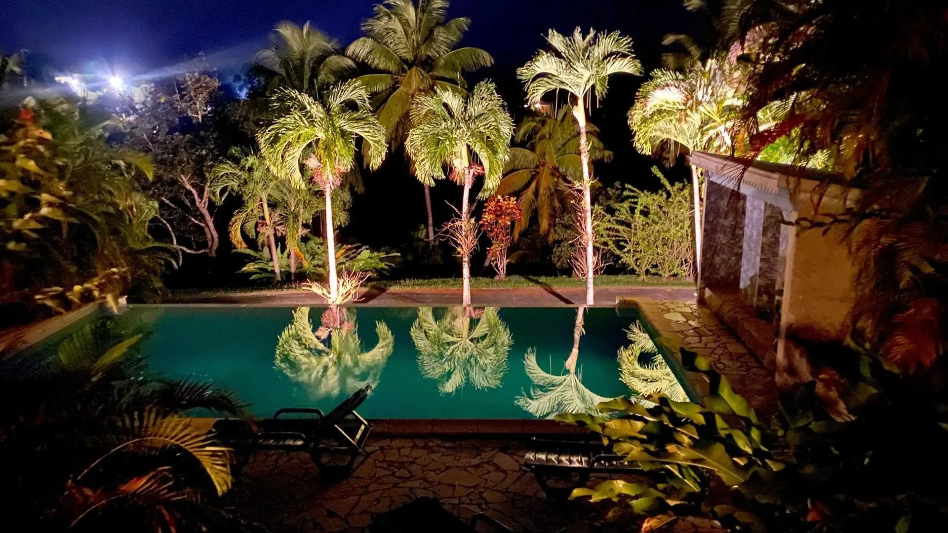Villa Les Tililis - Belle Villa De 300 M2 Situee Au Calme Avec Grande Piscine Et Vue Montagne Petit-Bourg