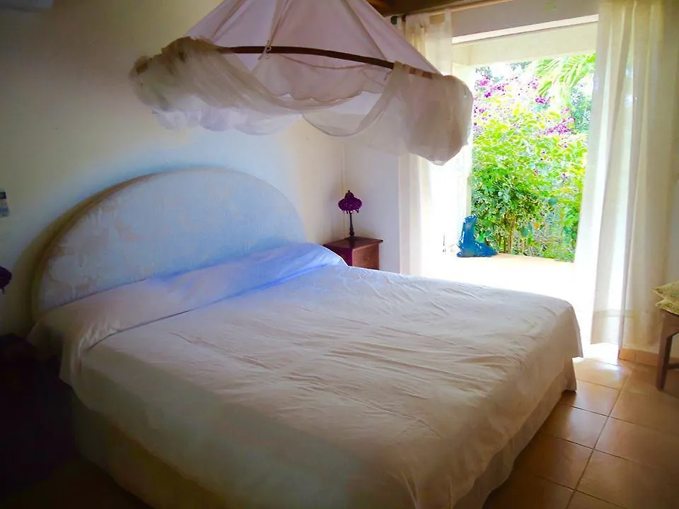 Casa de Férias Villa Les Tililis - Belle Villa De 300 M2 Situee Au Calme Avec Grande Piscine Et Vue Montagne Petit-Bourg